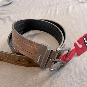 Levi’s reversible men’s belt. Size 38